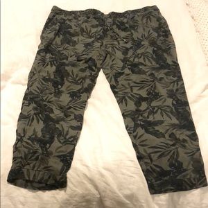 Old Navy Drawstring Leaf Pattern Pants XL